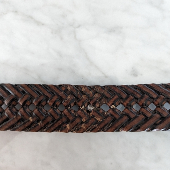 Men's Docker's leather belt, braided. Size 34. Measures 40" tip to tip. - Picture 6 of 8
